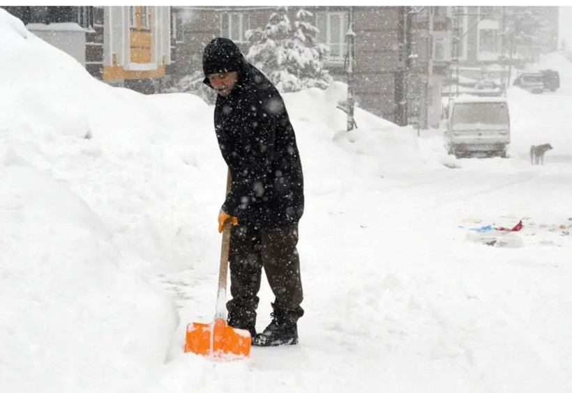 Hava 4 derece soğuyacak... Meteorolojiden kuvvetli kar uyarısı - Resim: 1