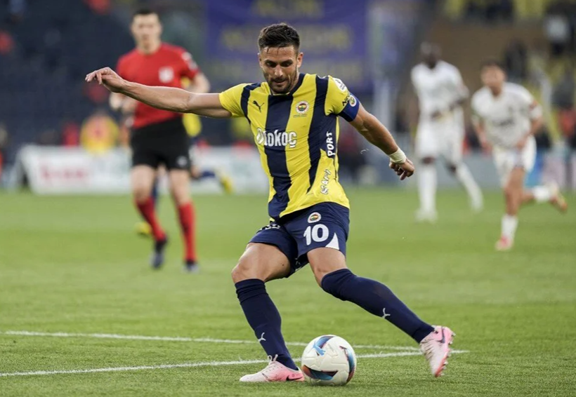 Fenerbahçe'de yaprak dökümü; İlk isme güle güle - Resim: 2