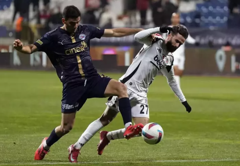 Beşiktaşlılar bu transfere şok olacak; Eski golcü geri dönmeye karar verdi - Fotoğraf: 2