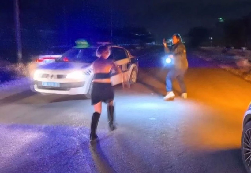 Polisi tehdit edip, gazetecilere saldırdılar: "Babam savcı, valiyi arayacağım" - Resim: 1