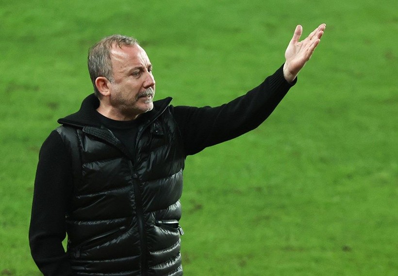 Sergen Yalçın’dan flaş iddia! "Seneye bu üç isim olmaz!" - Resim: 1