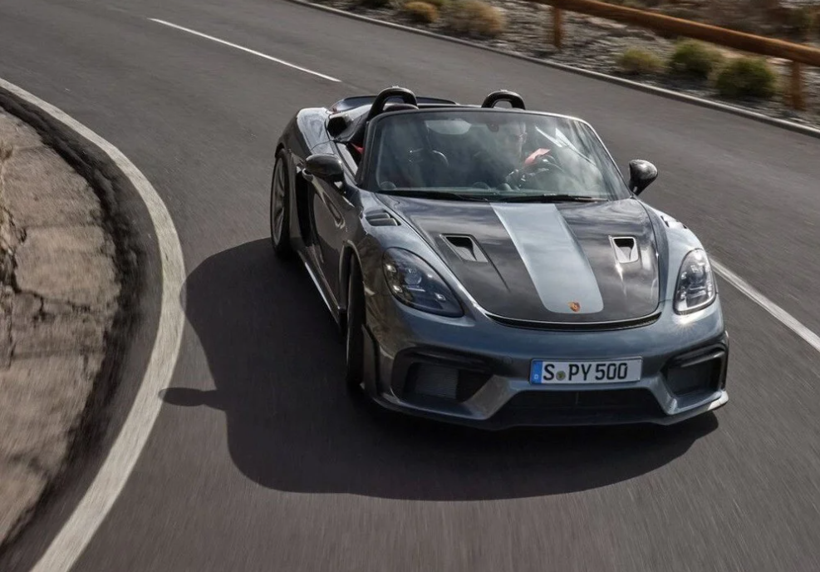 Porsche 718 Spyder RS tanıtıldı; Bu modelde bir ilk gerçekleşti - Resim: 1