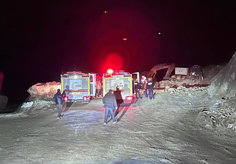 Sivas'ta maden ocağında göçük; Şantiye müdürü göçük altında kaldı - Resim: 3