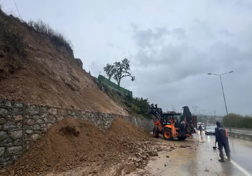 Sakarya'da sağanak sele neden oldu. Karasu sular altında - Fotoğraf: 5