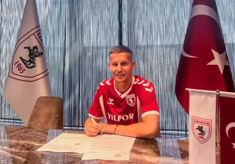 Süper Lig'de biten tüm transferler listesi; İşte yaz transfer dönemine damga vuran isimler - Fotoğraf: 176