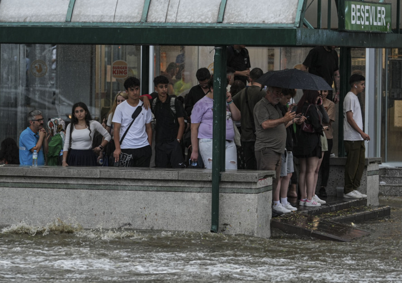 Riskli yağışlar sürüyor! İstanbul'a da yağmur geliyor - Resim: 4