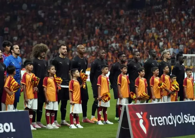 Osimhen sonrası 2 dünya yıldızı birden geliyor! Okan Buruk transferi İtalya'da bitirdi - Resim: 1