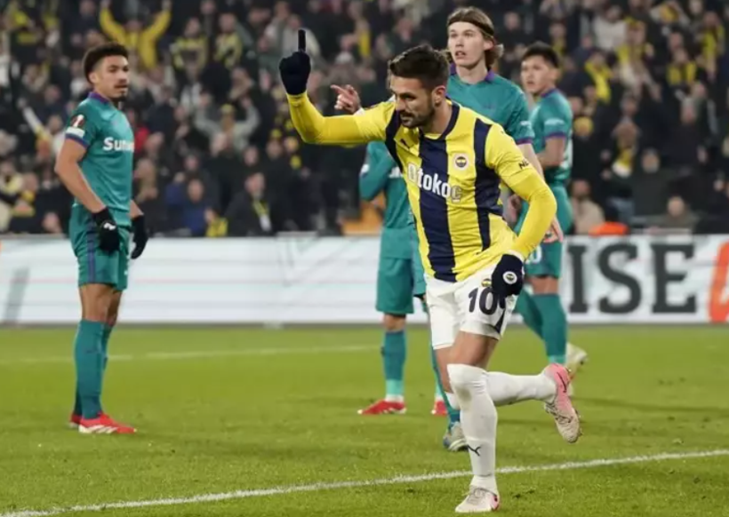 Fenerbahçe'ye talih kuşu kondu! Avrupa'nın dev kulüpleri peşinde - Fotoğraf: 4