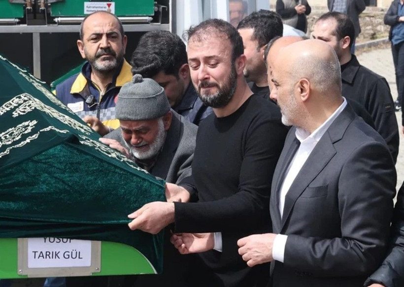 Kahramanmaraş okul katliamına ağlıyor! 9 öğrenci ve öğretmenin cenazesi kahretti... En zor veda! Gözyaşları sel oldu - Fotoğraf: 4