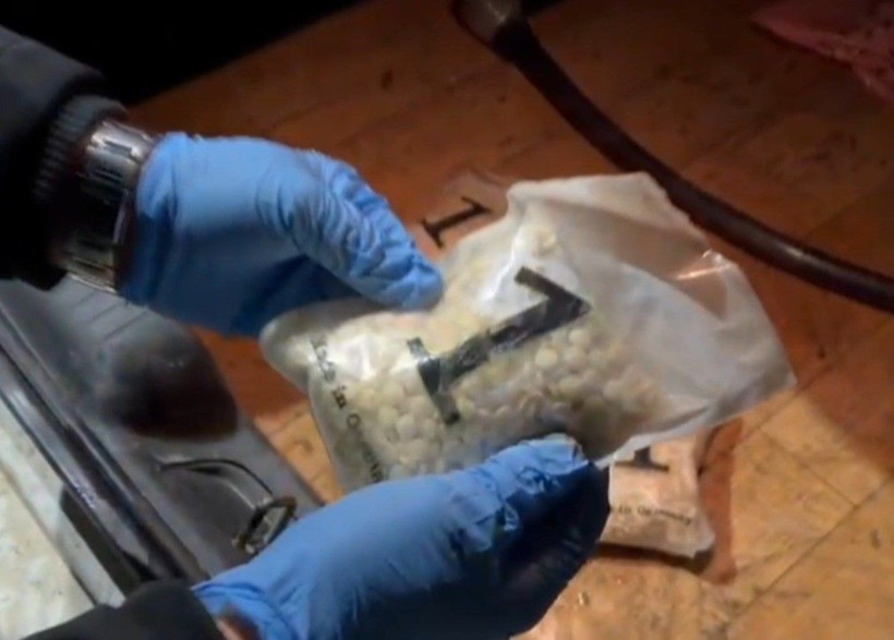 Binlerce uyuşturucu hap ele geçirildi: 3 kişi tutuklandı - Resim: 2