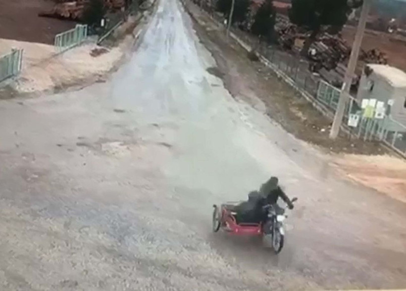 Denizli'de evli çiftin öldüğü kaza kamerada - Resim: 2