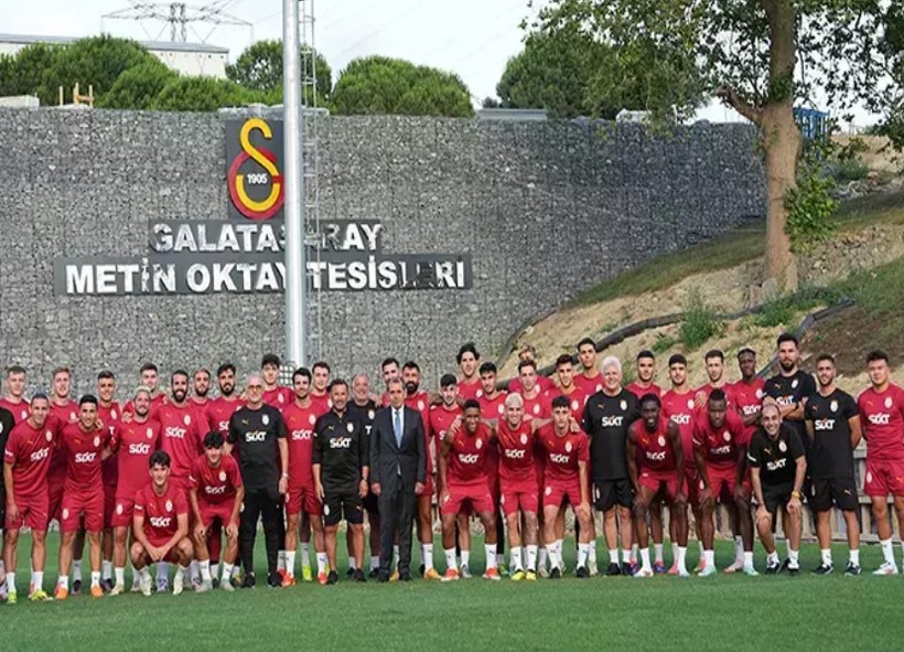 Zaha, Ziyech derken Okan Buruk yıldız ismin biletini kesti: Kendine başka takım bul - Resim: 2