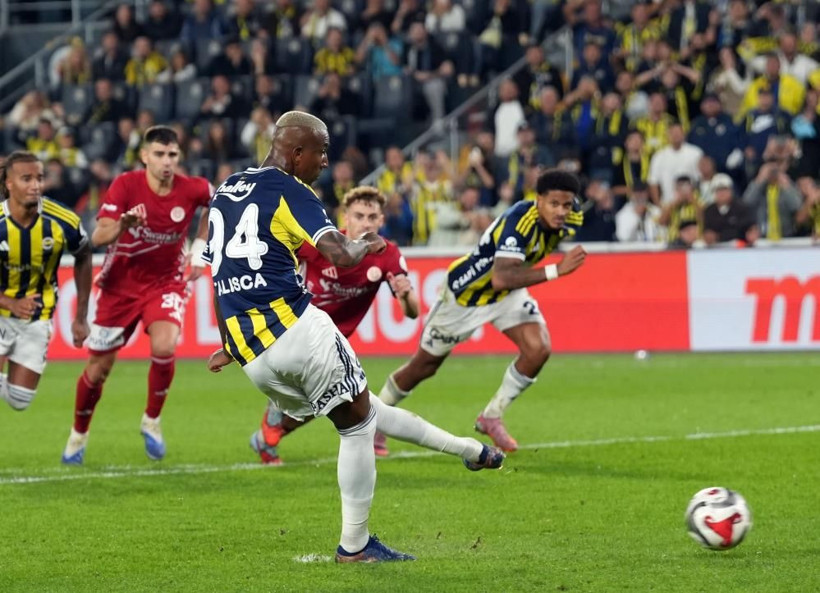 Trio Ekibi Fenerbahçe’nin penaltısını yorumladı: “Devam kararı doğru, elle oynama serbest vuruş olmalıydı” - Resim: 4