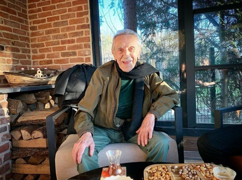 Aydemir Akbaş son yolculuğuna uğurlandı: Böyle bir dost yok - Resim: 1