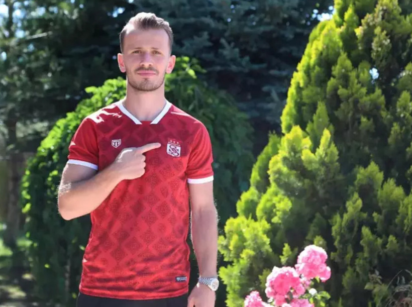 Süper Lig'de biten tüm transferler listesi; İşte yaz transfer dönemine damga vuran isimler - Fotoğraf: 146