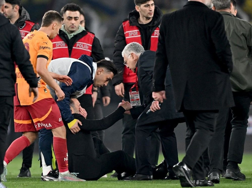 Fenerbahçe teknik direktörü Mourinho'ya tarihi ceza: Okan Buruk'a da fatura yüklenecek - Fotoğraf: 7