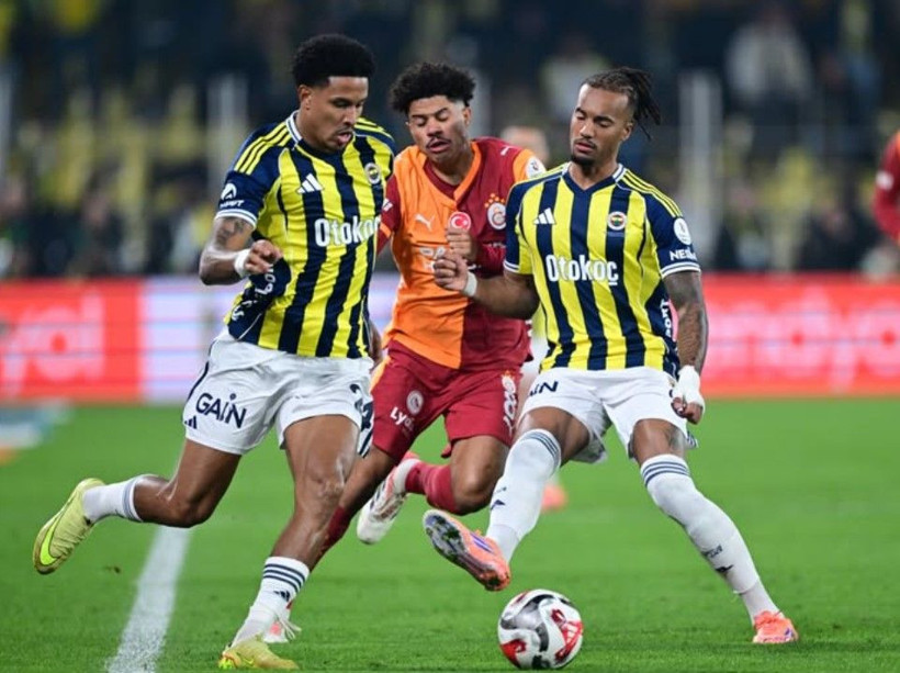 Jhon Duran'ın skoru 1-1 yapan golü öncesinde ihlal var mı? Trio'da 3 eski hakem açıkladı - Resim: 1