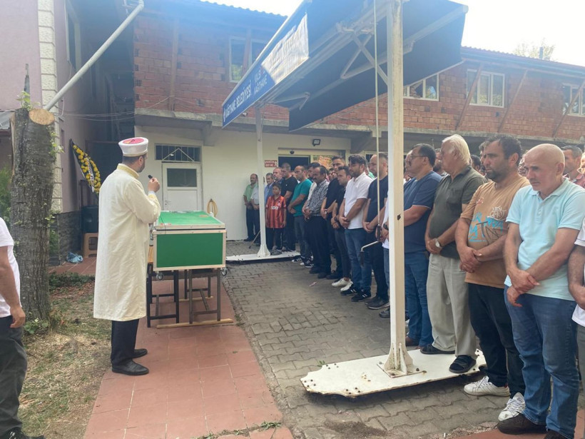 Kaçak ocakta ölen madenci toprağa verildi - Fotoğraf: 2