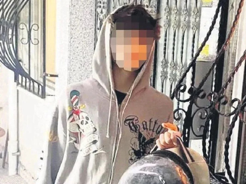 Kadıköy’deki bit pazarında bıçaklı dehşet: İtalyan şefin oğlu yaşam mücadelesi veriyor - Fotoğraf: 5