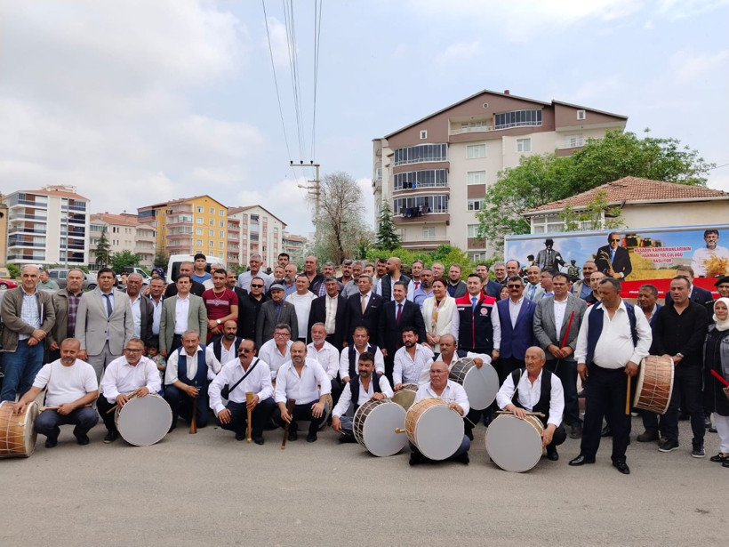 Kırşehir'de 300 biçerdöver, davul zurnayla uğurlandı - Resim: 3