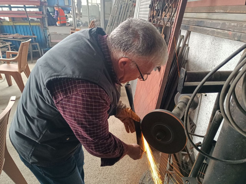 Ocak başında 60 yıldır demir dövüyor - Resim: 1