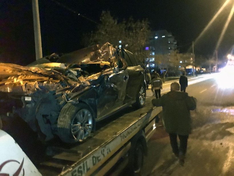 Yol temizlik aracıyla çarpışan otomobilin sürücüsü yaralandı - Resim: 4