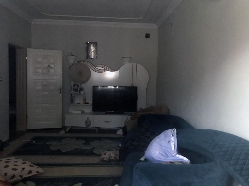 İntiharını önlemeye çalışan annesini kazara vurdu, ardından kendisine ateş etti: 2 yaralı - Resim: 2