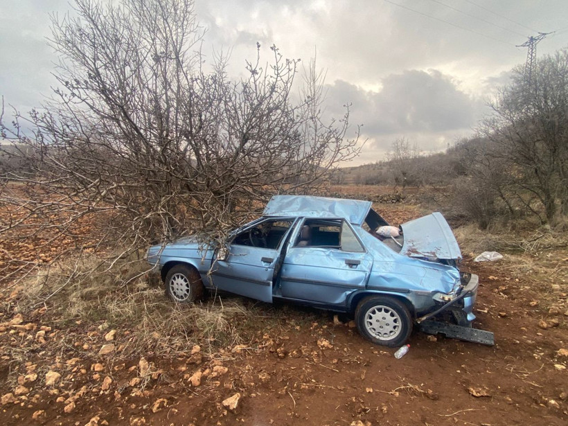 Mardin'de, takla atan otomobildeki 5 kişi yaralandı - Resim: 1