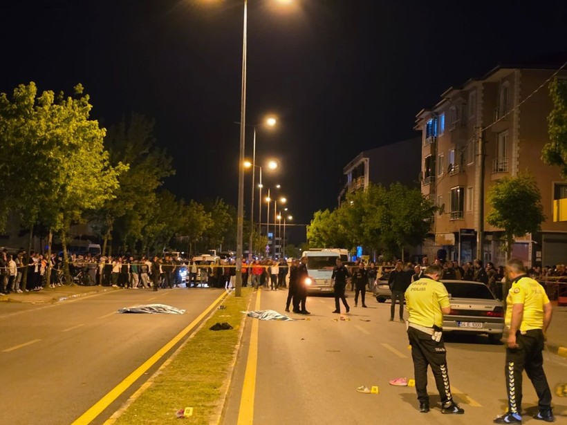 Otomobilin çarptığı iki kadın hayatını kaybetti - Resim: 2