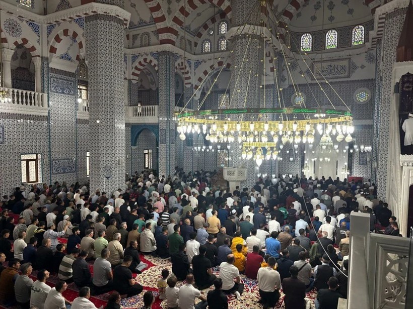 Yurtta bayram namazı coşkusu... Ayasofya’ya akın ettiler - Resim: 2