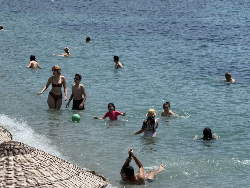 Bodrum sahillerinde bayram yoğunluğu - Resim: 4