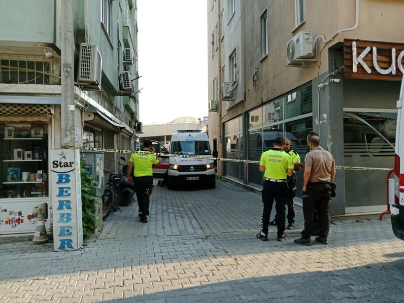 Gönül ilişkisi iddiası; baba ile oğlunu öldürdü, kadını ağır yaraladı - Resim: 3