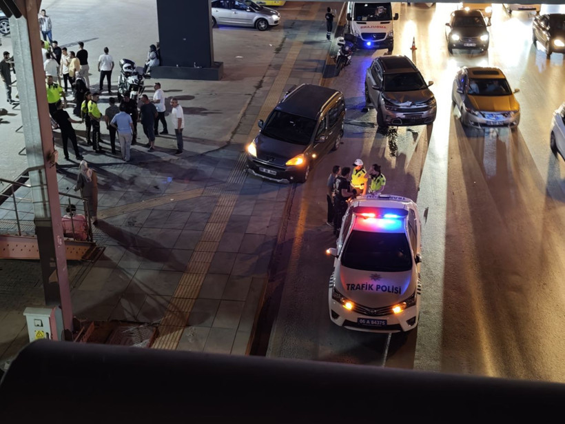 Ankara'da trafik kazası sonrası kavga kamerada - Resim: 3
