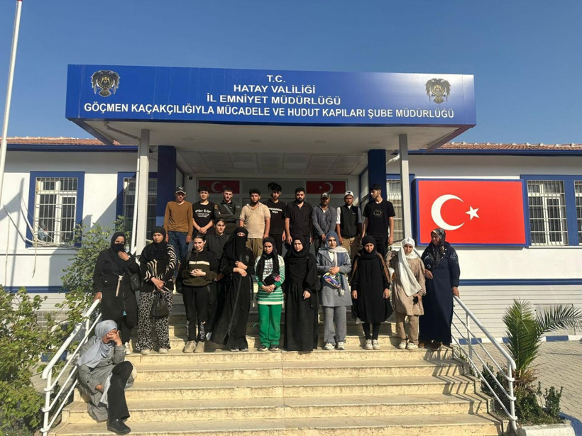 Hatay’da 24 düzensiz göçmen yakalandı, 1 kişi tutuklandı - Resim: 2