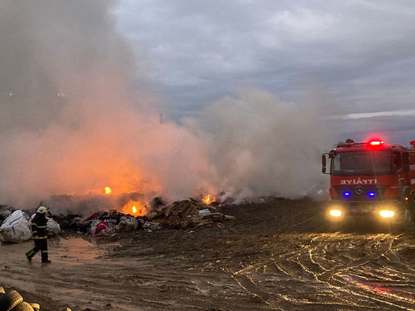 Ordu’da atık toplama merkezinde çıkan yangın söndürüldü - Resim: 2