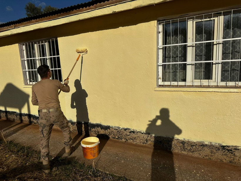Bingöl'de jandarmadan köy okuluna bakım - Resim: 1