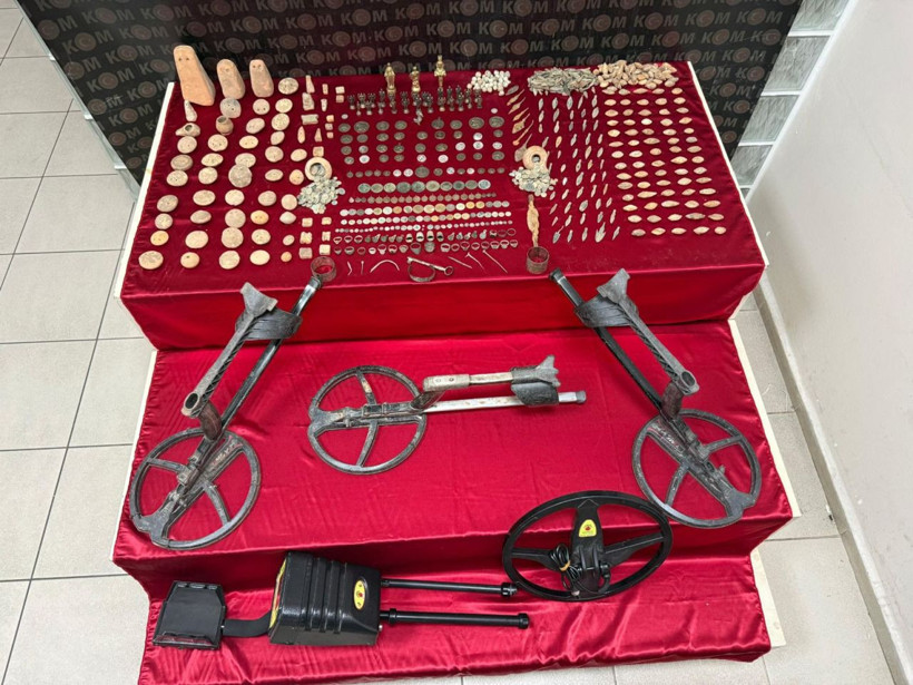 İzmir’deki operasyonda 1142 adet tarihi eser ele geçirildi - Resim: 2