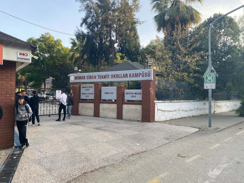 Aydın'da lisede bıçaklı kavga: 2 öğrenci yaralandı - Resim: 1