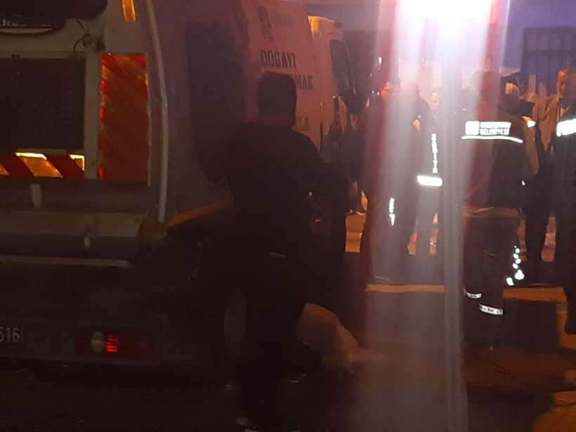Çöp kamyonun altında kalan adam hayatını kaybetti - Resim: 1