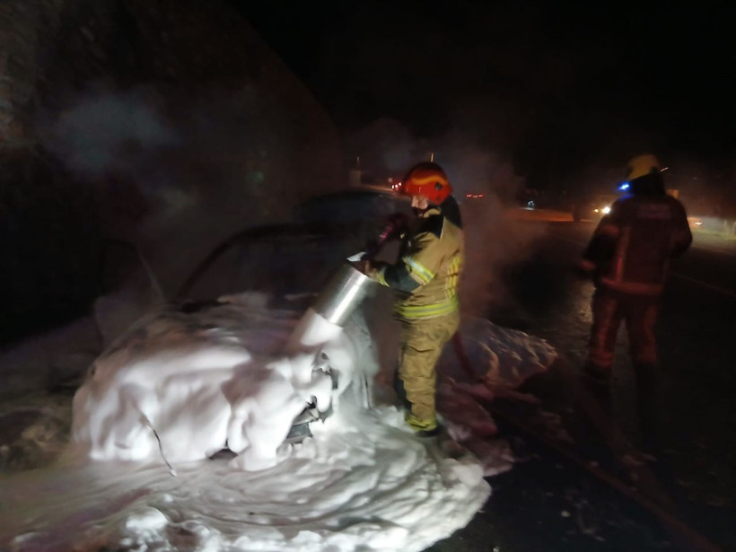 Mudanya yolunda korkutan araç yangını - Resim: 4