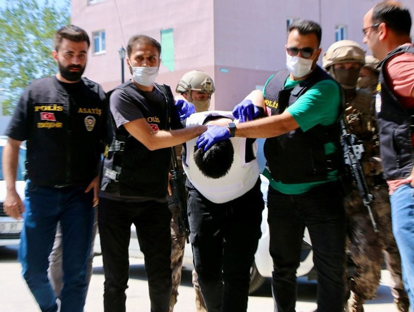 Eskişehir’de bıçaklı, baltalı dehşet: Saldırgan tutuklandı - Resim: 4