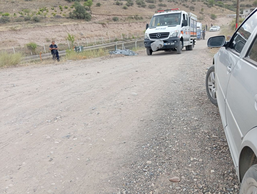 Traktörün römorkundaki işçiler sulama kanalına düştü - Resim: 4