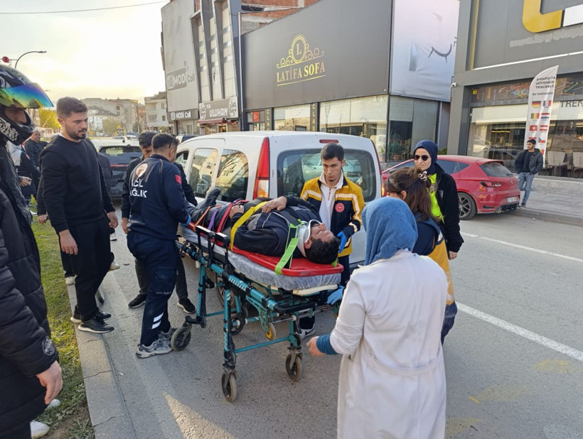 Cipe çarpan hafif ticari aracın sürücüsü yaralandı - Resim: 4