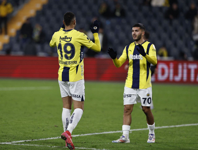 Mourinho'nun üçlü savunmasına sert eleştiri: Cengiz Ünder kopmuş, Amrabat tel tel dökülüyor - Resim: 4