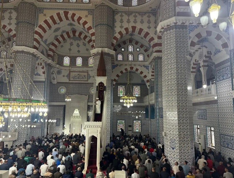 Yurtta bayram namazı coşkusu... Ayasofya’ya akın ettiler - Resim: 1