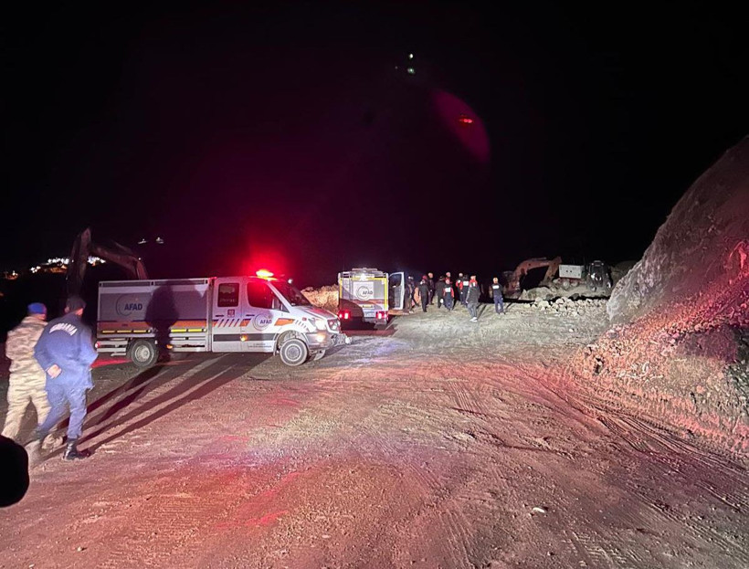 Sivas'ta maden ocağında göçük; Şantiye müdürü göçük altında kaldı - Resim: 4
