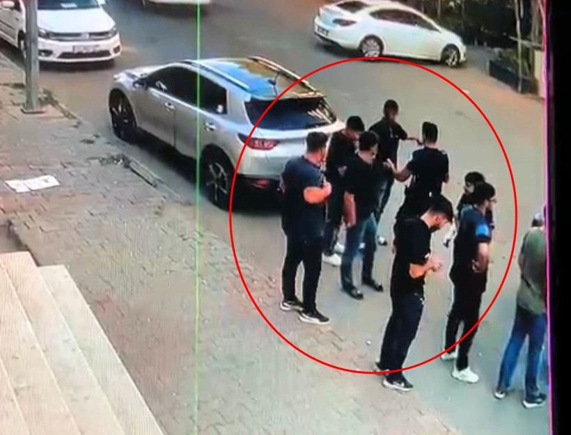 Şüpheliler ile polisler arasında arbede çıktı - Resim: 4