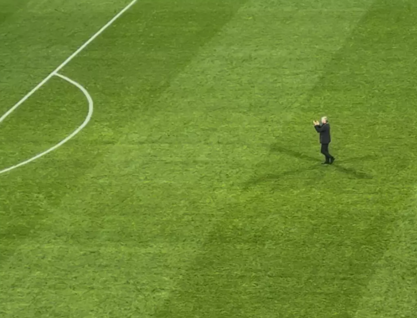 Beşiktaş maçının ardından sahada olay çıktı! Futbolcular yeniden zemine çıkmak zorunda kaldı - Resim: 3