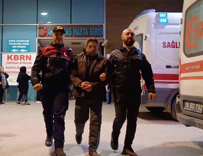 Samanlıkta kurumaya bırakılan 4 kilo esrar ele geçirildi - Resim: 1