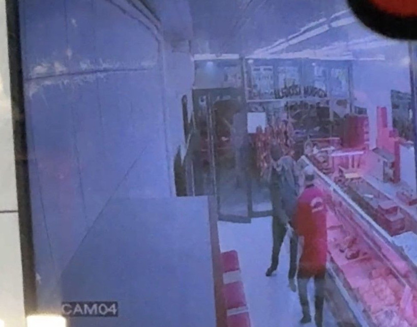 İki kardeşin yaralandığı silahlı kavga kamerada - Resim: 4